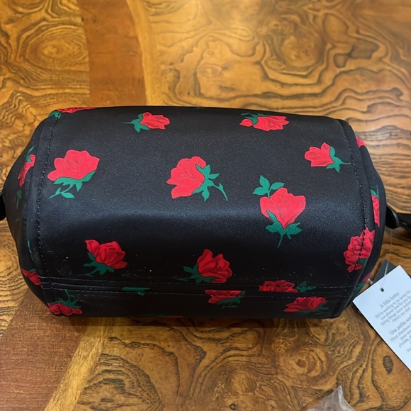 Kate Spade Chelsea Rose Medium Cosmetic Case - Picture 2 of 4